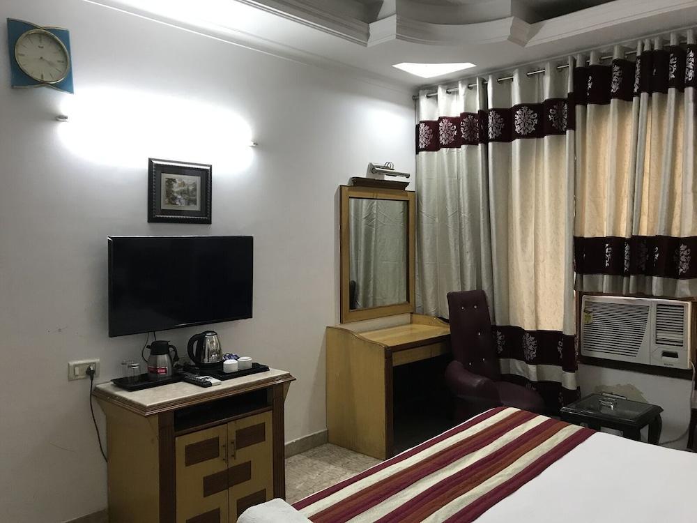 Tjs Royal Hotel Delhi  Extérieur photo