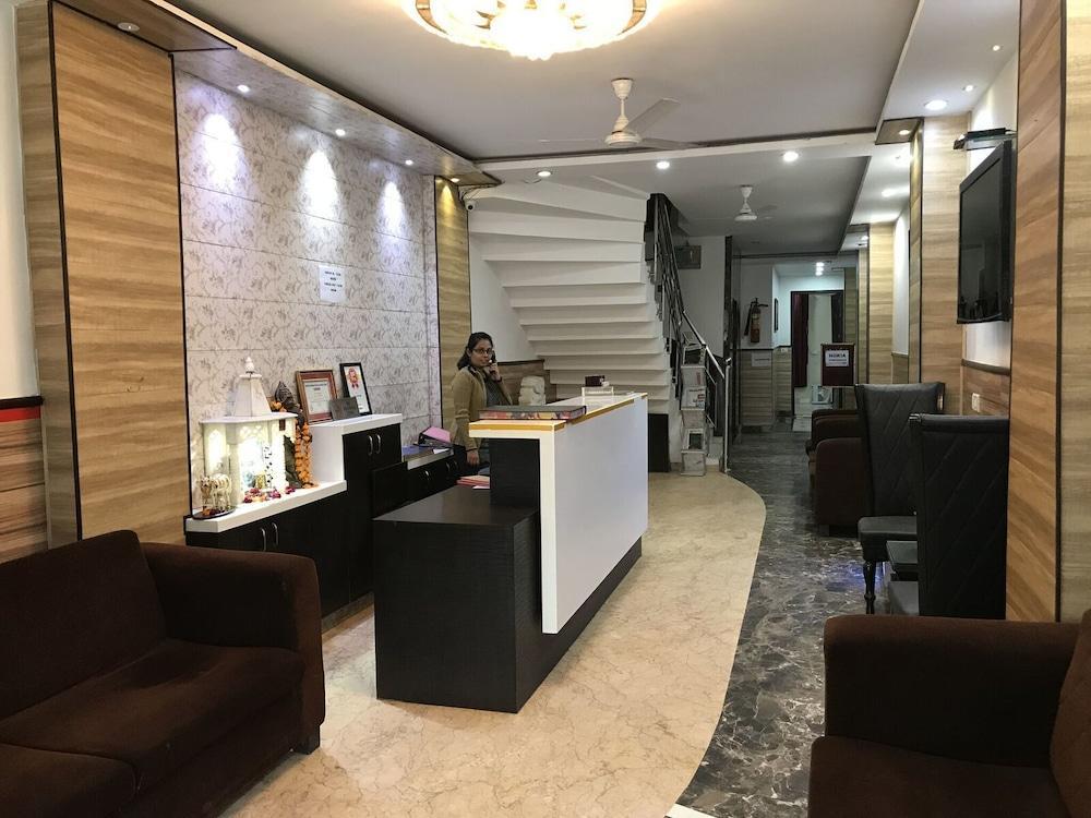 Tjs Royal Hotel Delhi  Extérieur photo